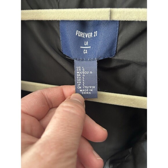 Forever 21 BLACK SHORT PUFFER JACKET, Y2K Black PufferCoat Size Large Forever 21 - Picture 6 of 9
